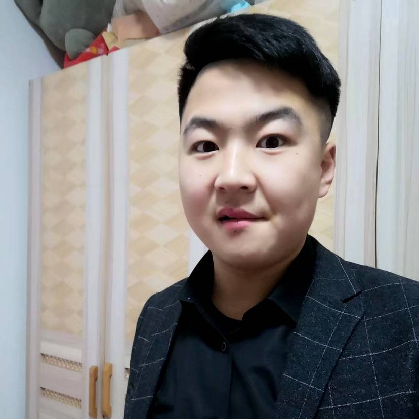 俊逸浅吻火车的照片