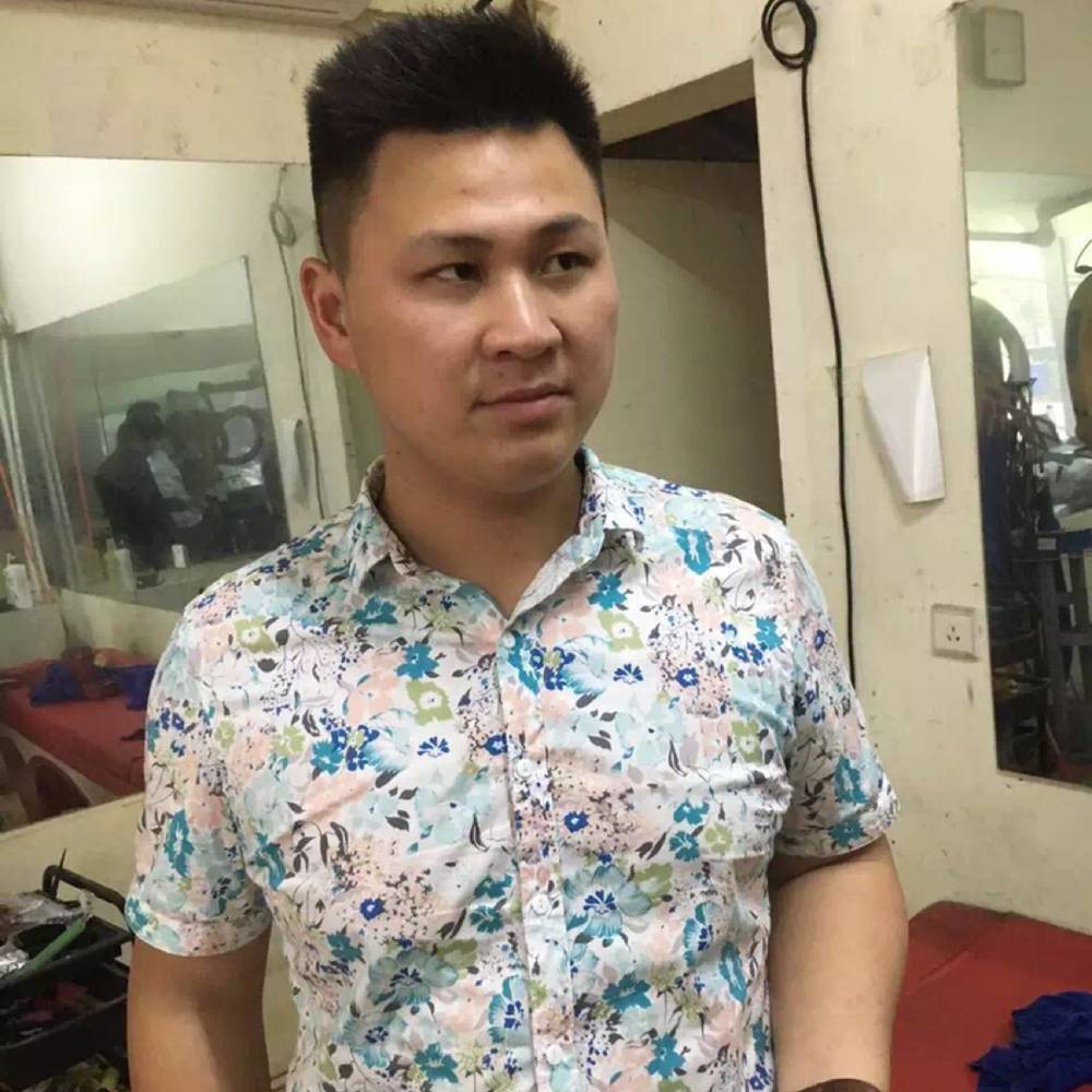 激动踢西安的照片