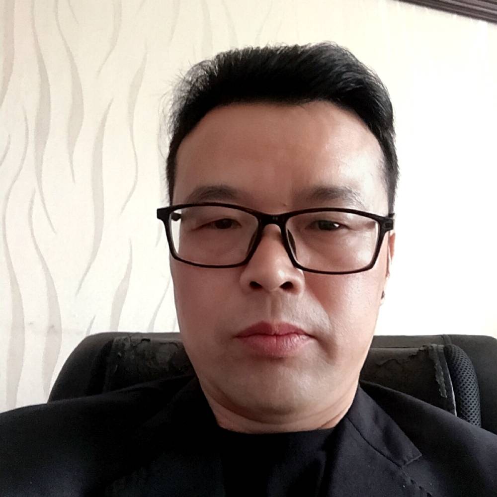 金猪拱福的照片