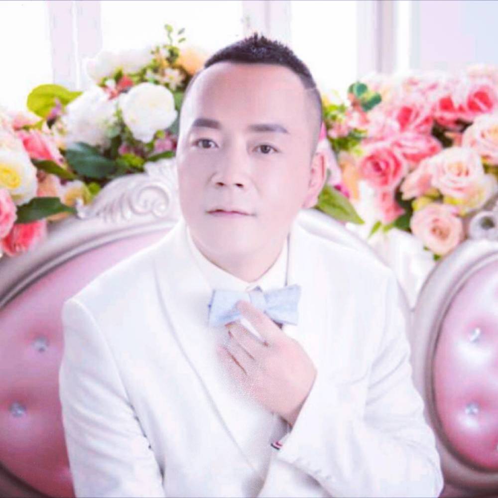 轩辕明媚的照片