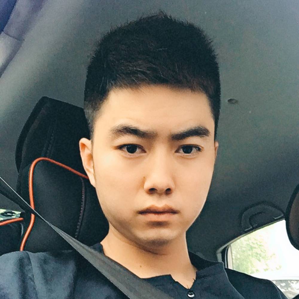小兔子跳跃的照片