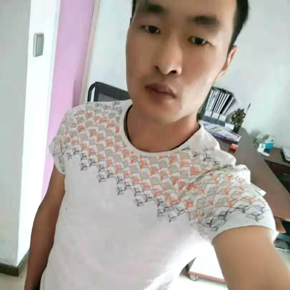 傩惟屏的照片
