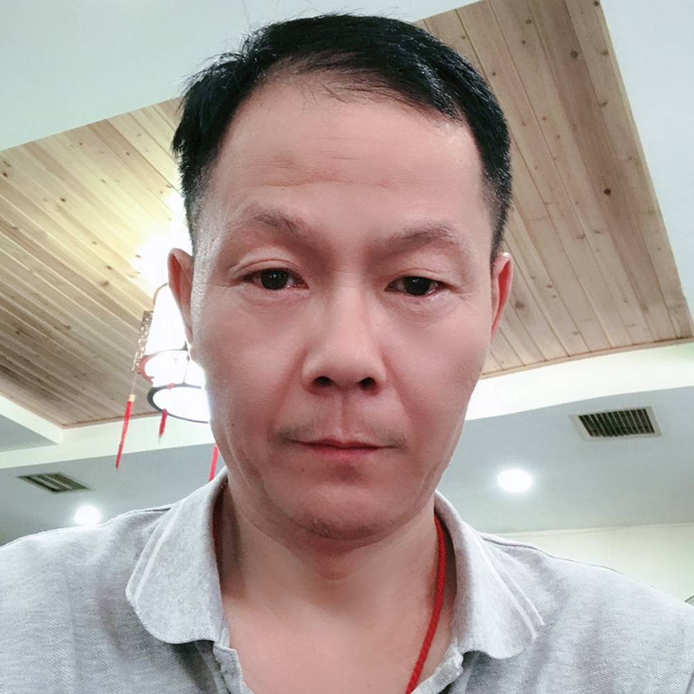 花魂倾心微笑的照片