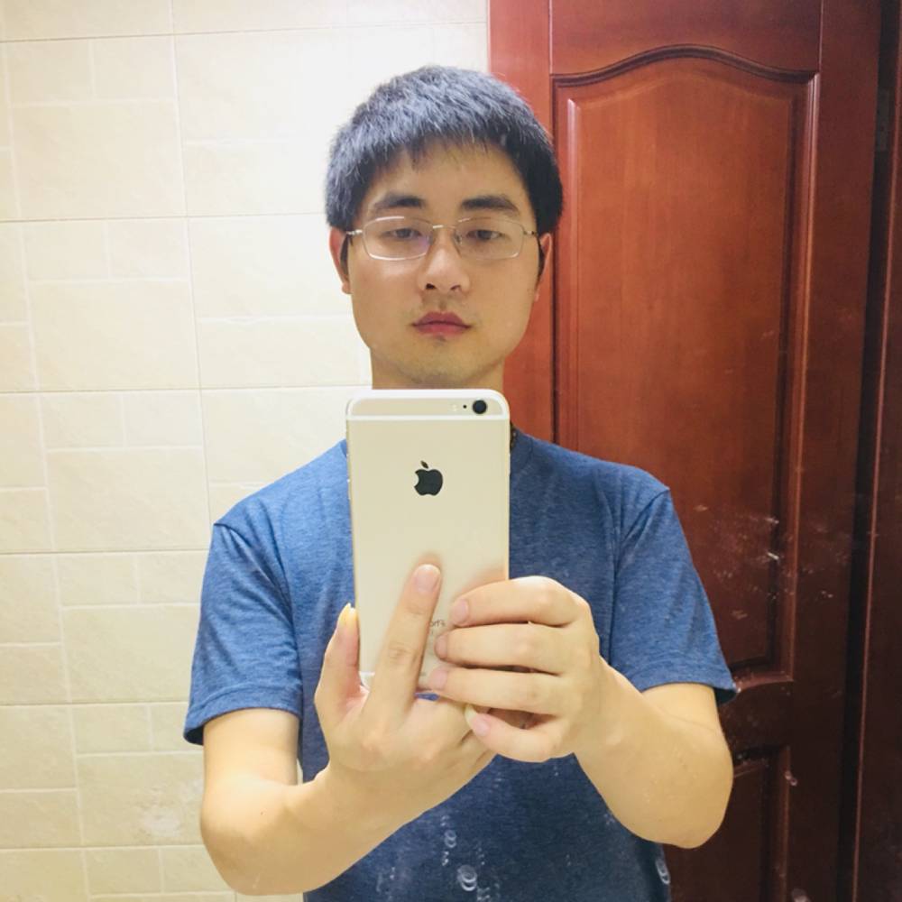噗嗤微笑的照片