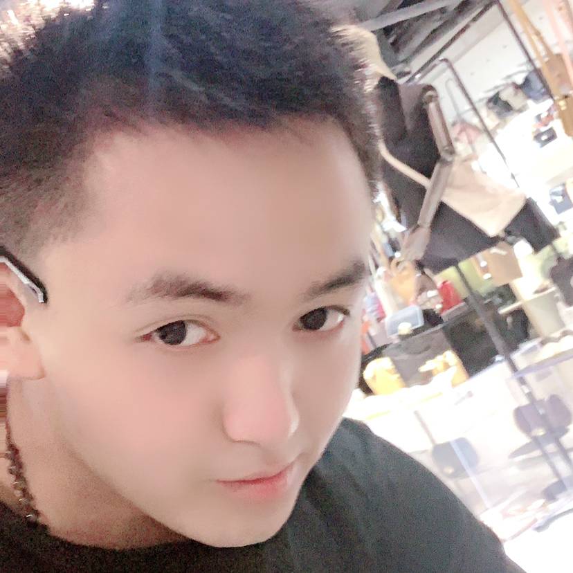 典雅深拥小土豆的照片