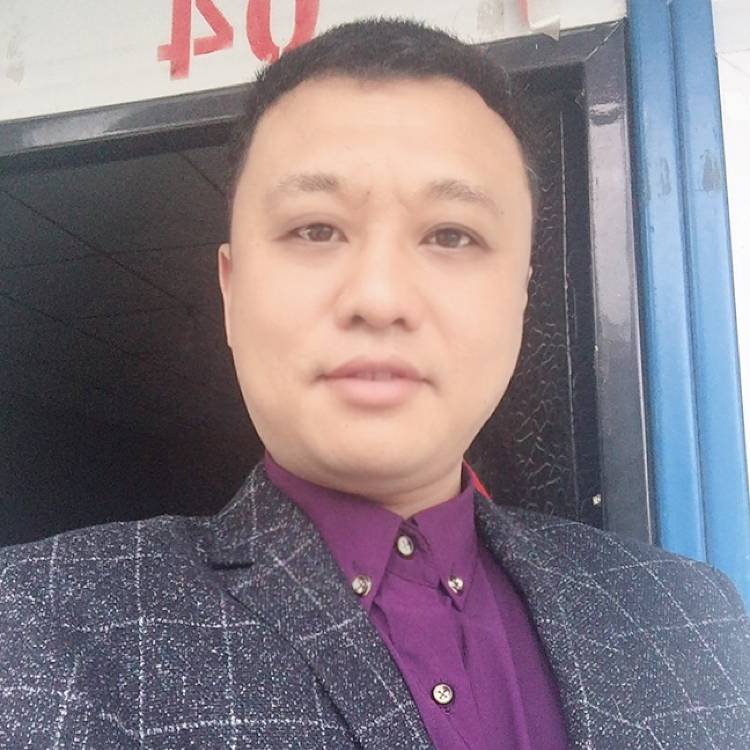 曾经苦恋月亮的照片