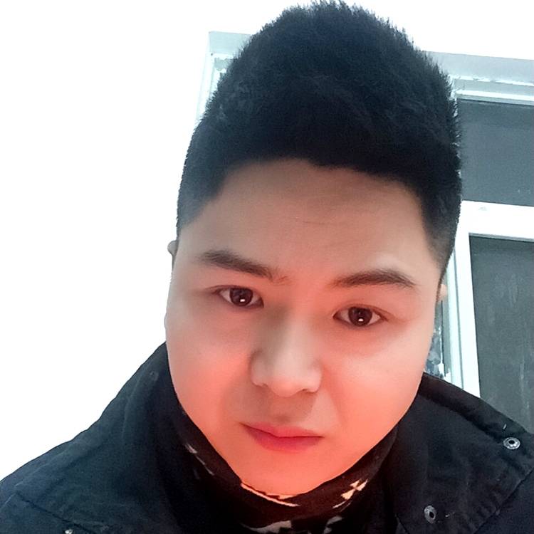 大侠凝眸哭泣的照片