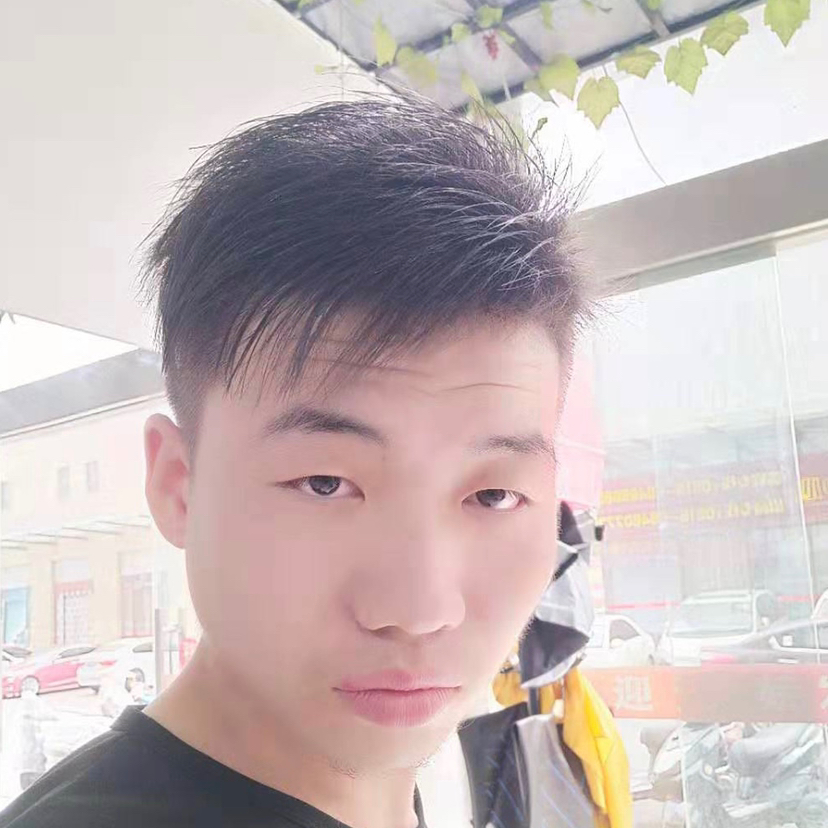 体贴闻羊的照片