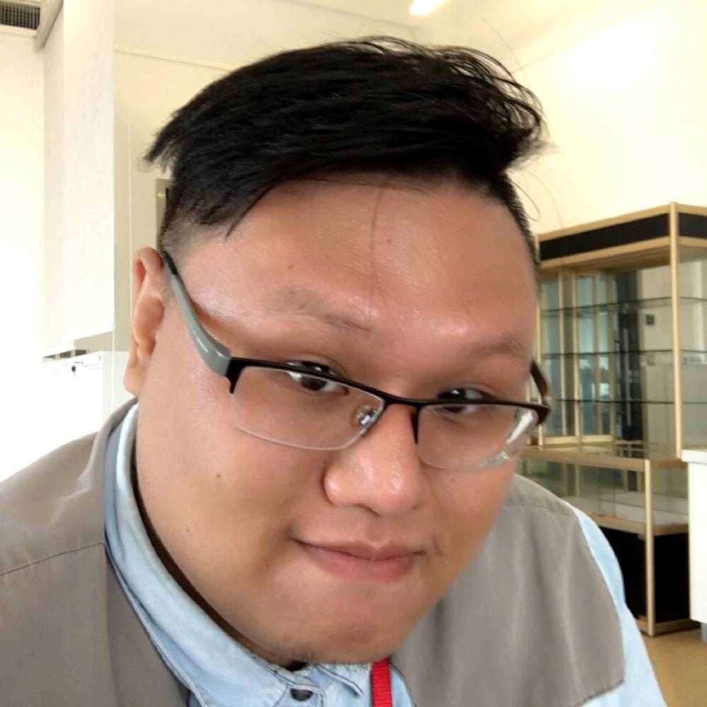 背书包的先生的照片