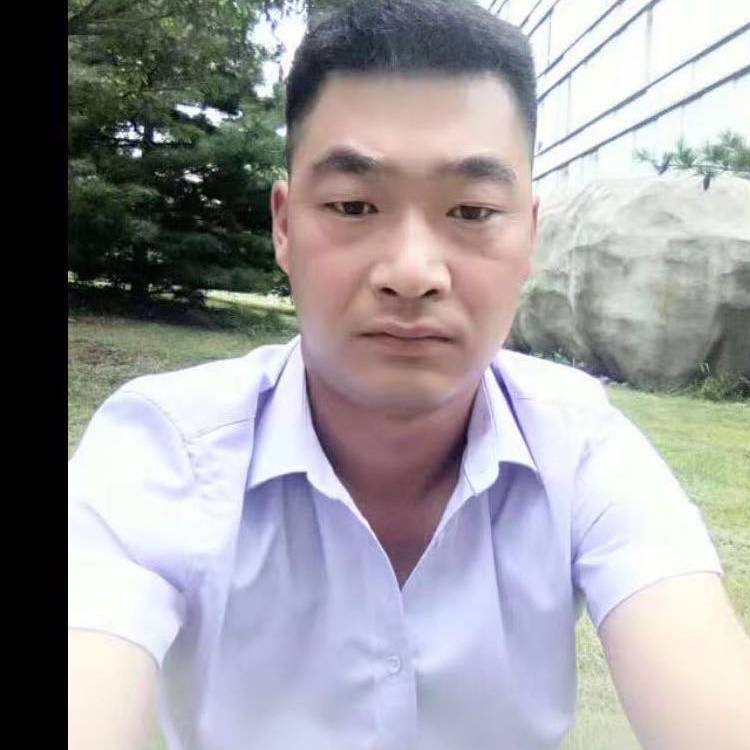 贤惠踢萝莉的照片