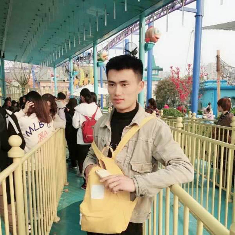 小怪兽的照片