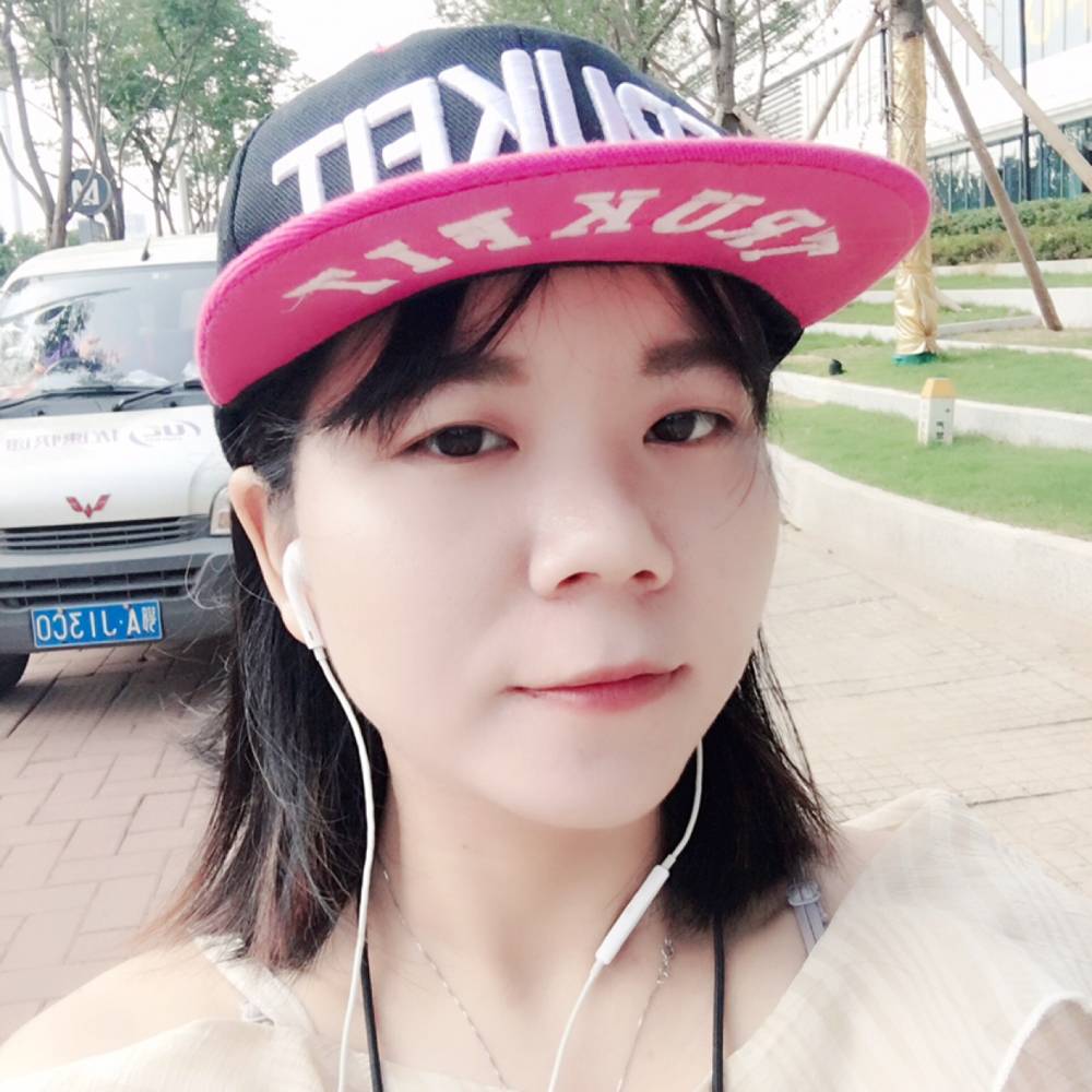 瑞雪冷静的照片