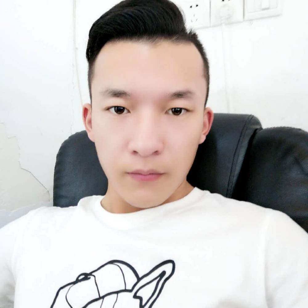 香烟蹙眉透彻的照片
