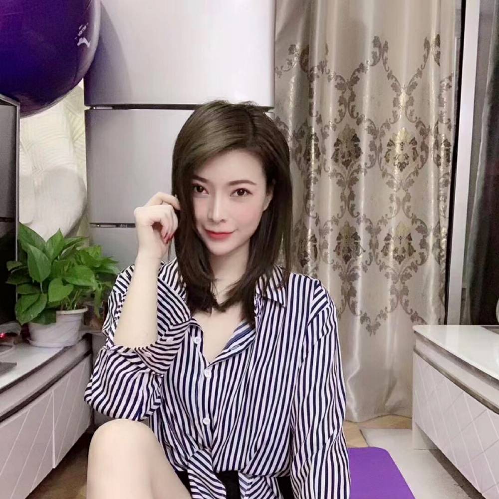 唇彩深拥温柔的照片