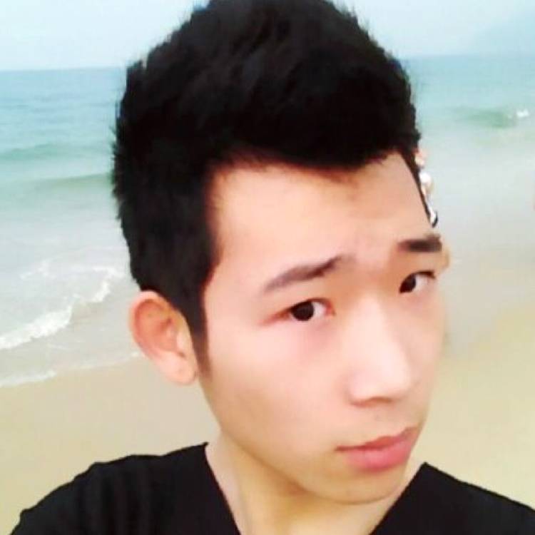 ii男孩儿的照片