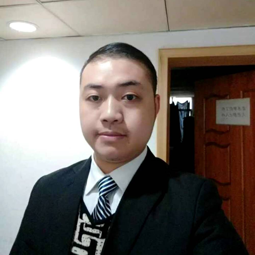 《雨中漫步》的照片