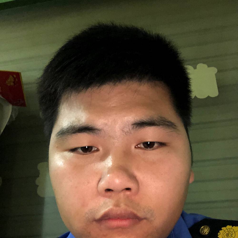 小懒猪回首想人陪的照片