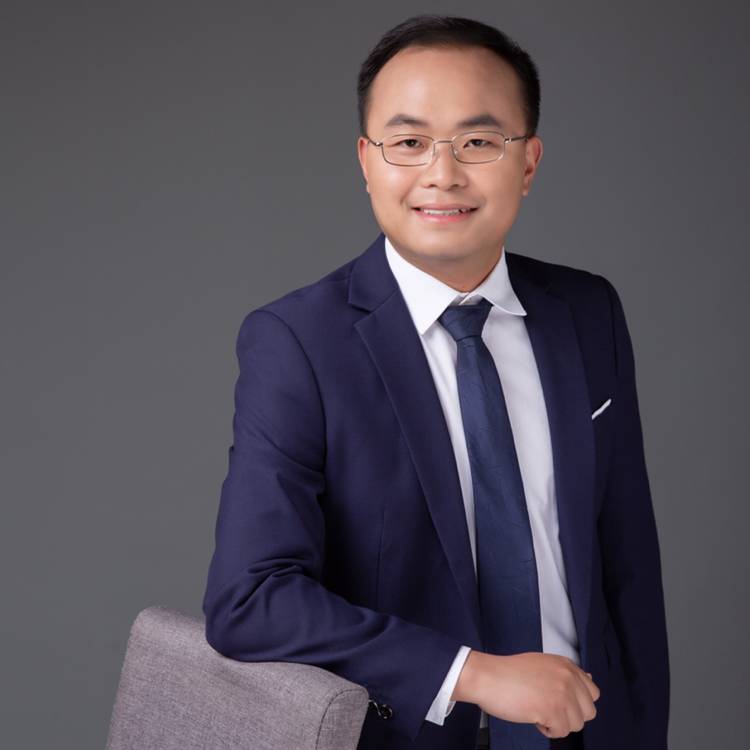 沉静笑春华的照片