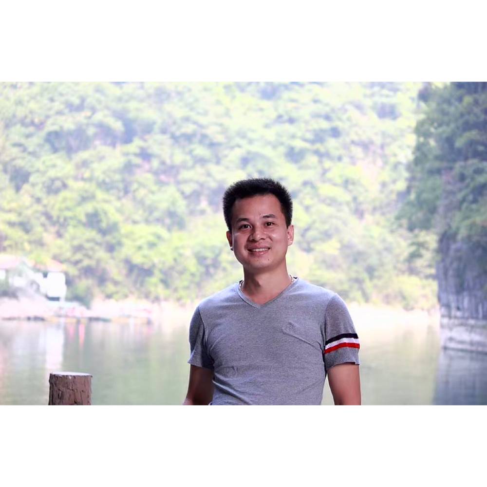 站在墙外,等红杏的照片
