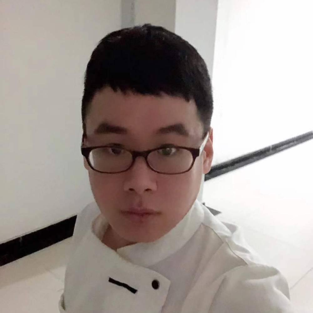 眼泪落在眼眶的照片