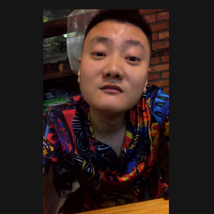 尹鑫的照片