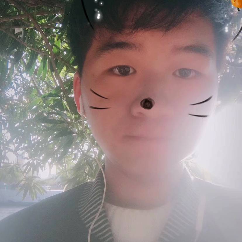 花痴向萝莉的照片