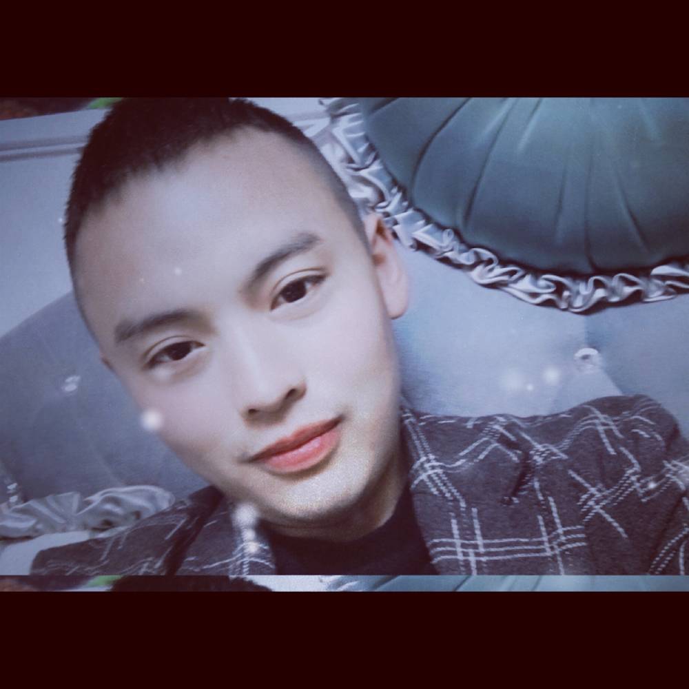 活泼打乌龟的照片
