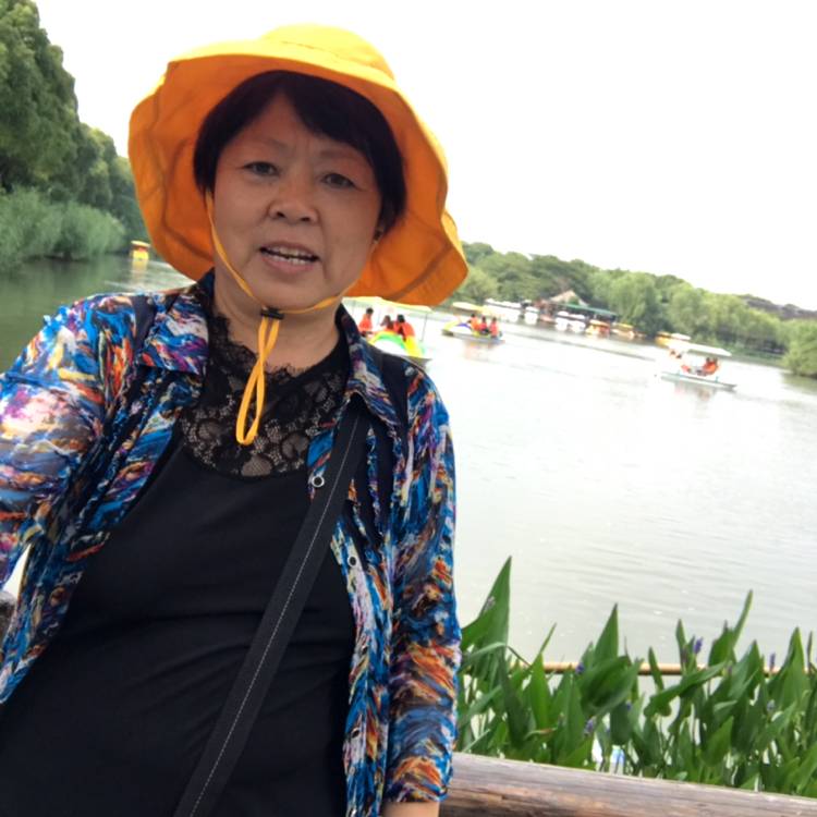 钻石项链的照片