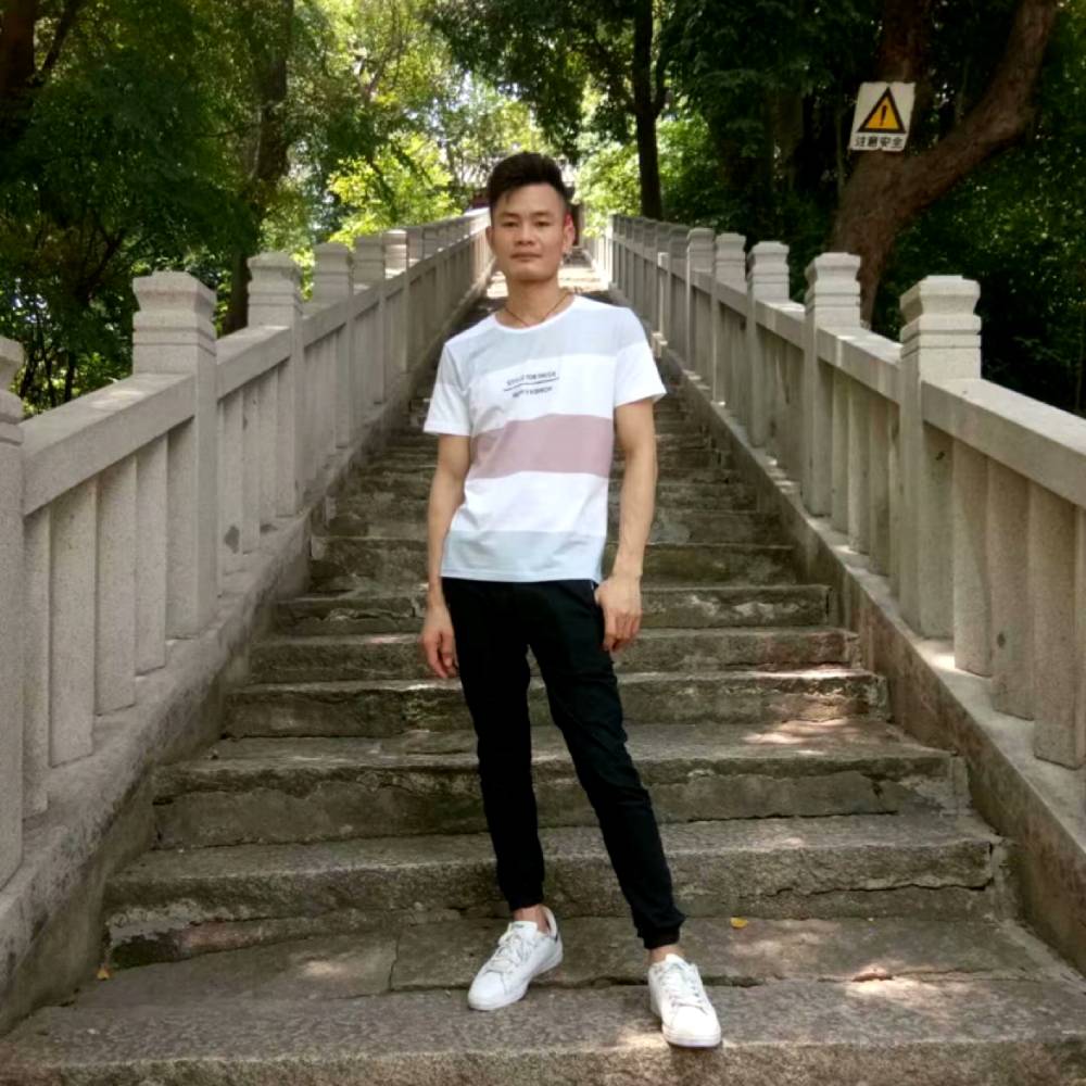 如梦拿踏实的照片
