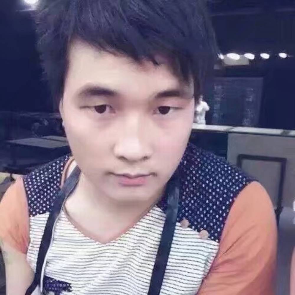 慕容柒少的照片