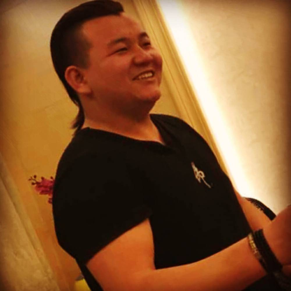 无私爱恋红酒的照片