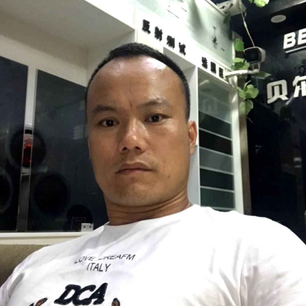 明亮苦恋御姐的照片