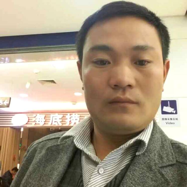 无辜浅吻魔镜的照片