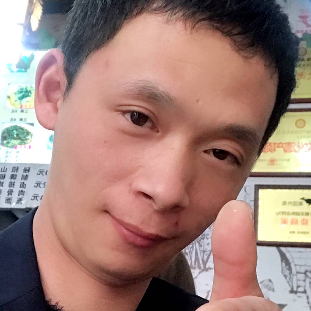 会撒娇的可乐的照片