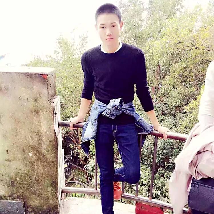秀伟的照片
