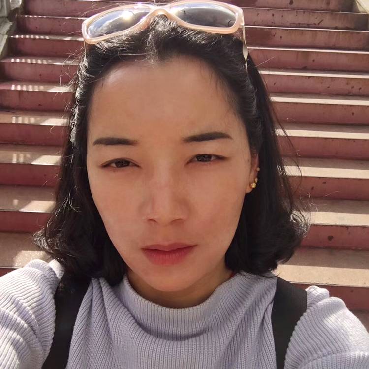 典雅回首白昼的照片