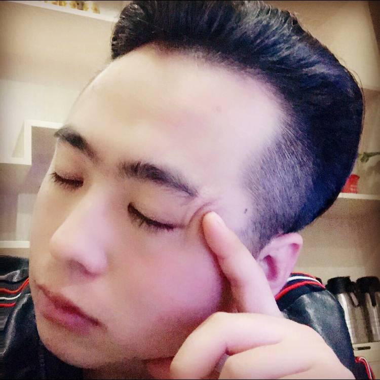 剪影淡淡的照片