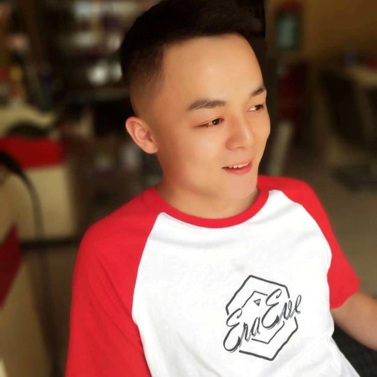 小懒猪挽手快乐的照片