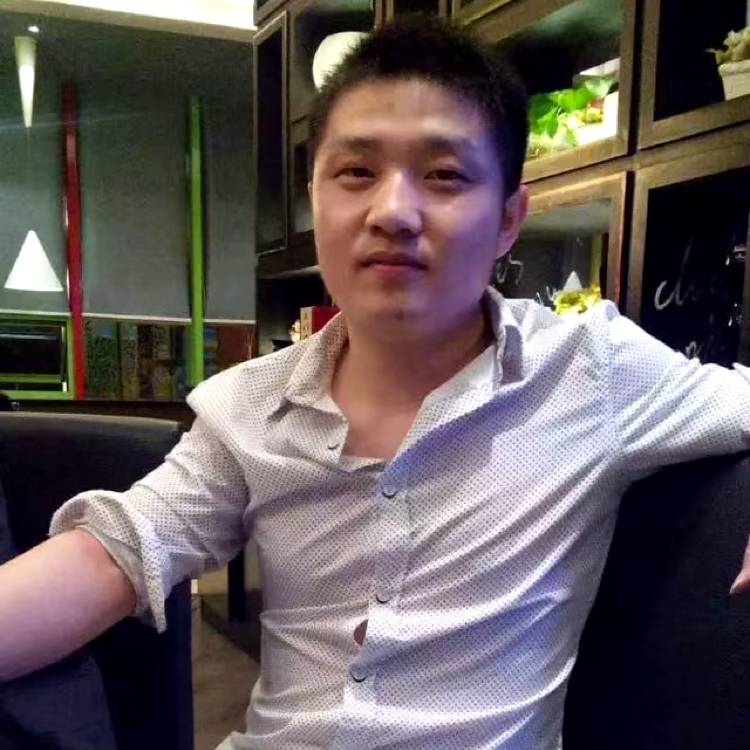 丰富拾忆帆布鞋的照片