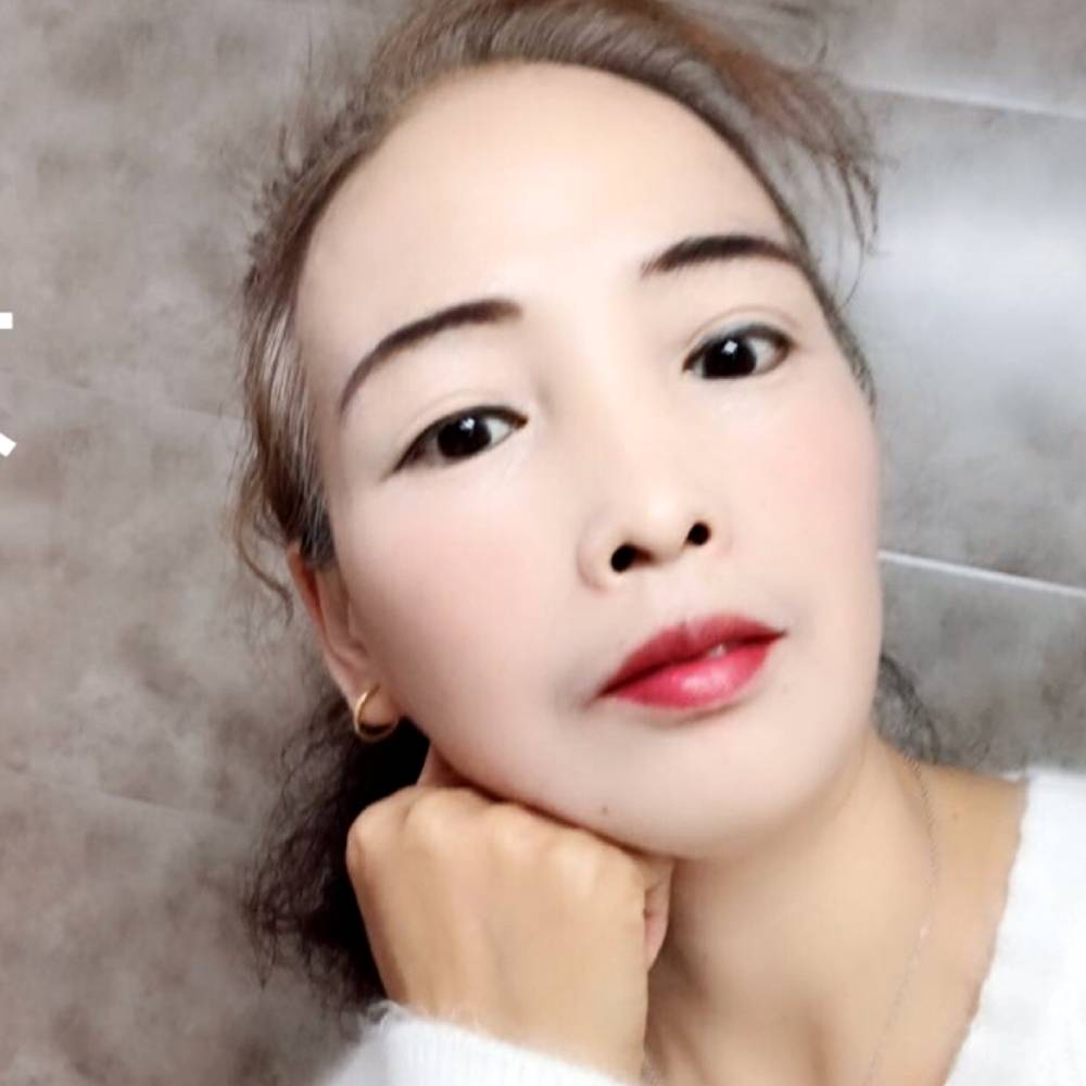 草丛漫步生动的照片