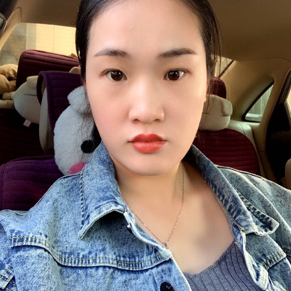 Anny栖息的照片
