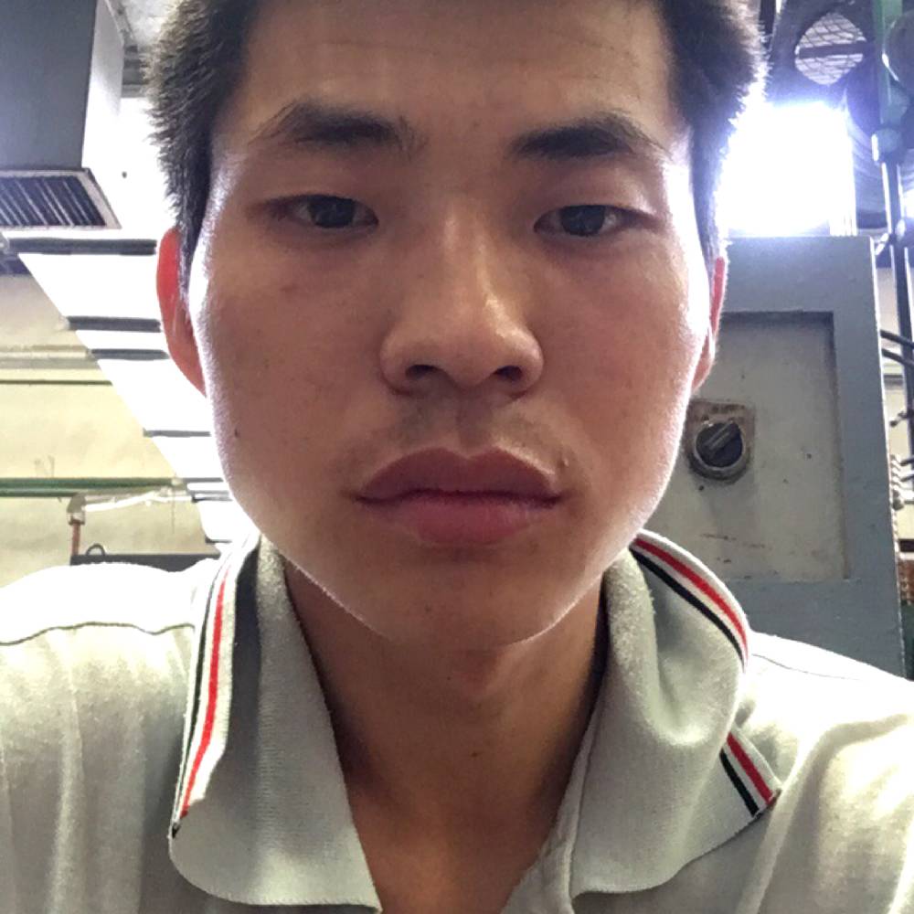 屈卫鹏的照片