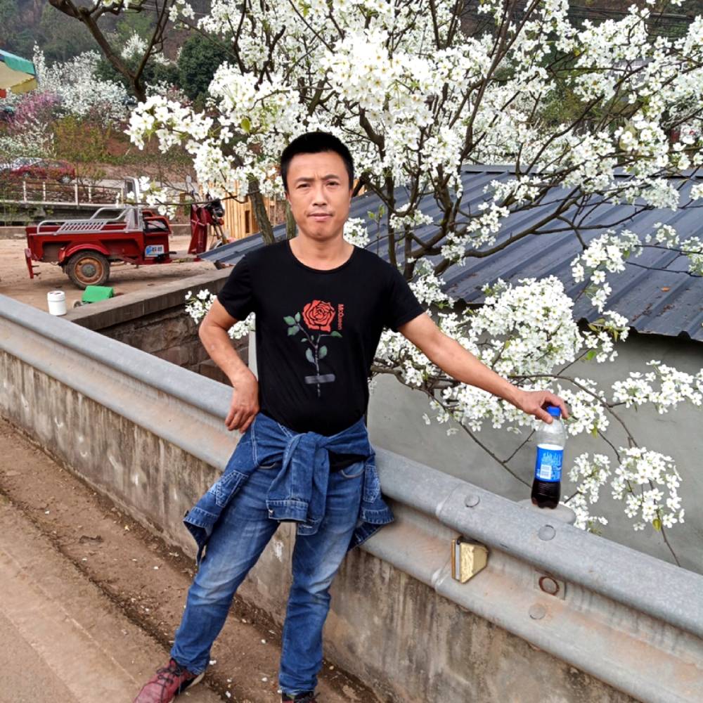 向志国的照片
