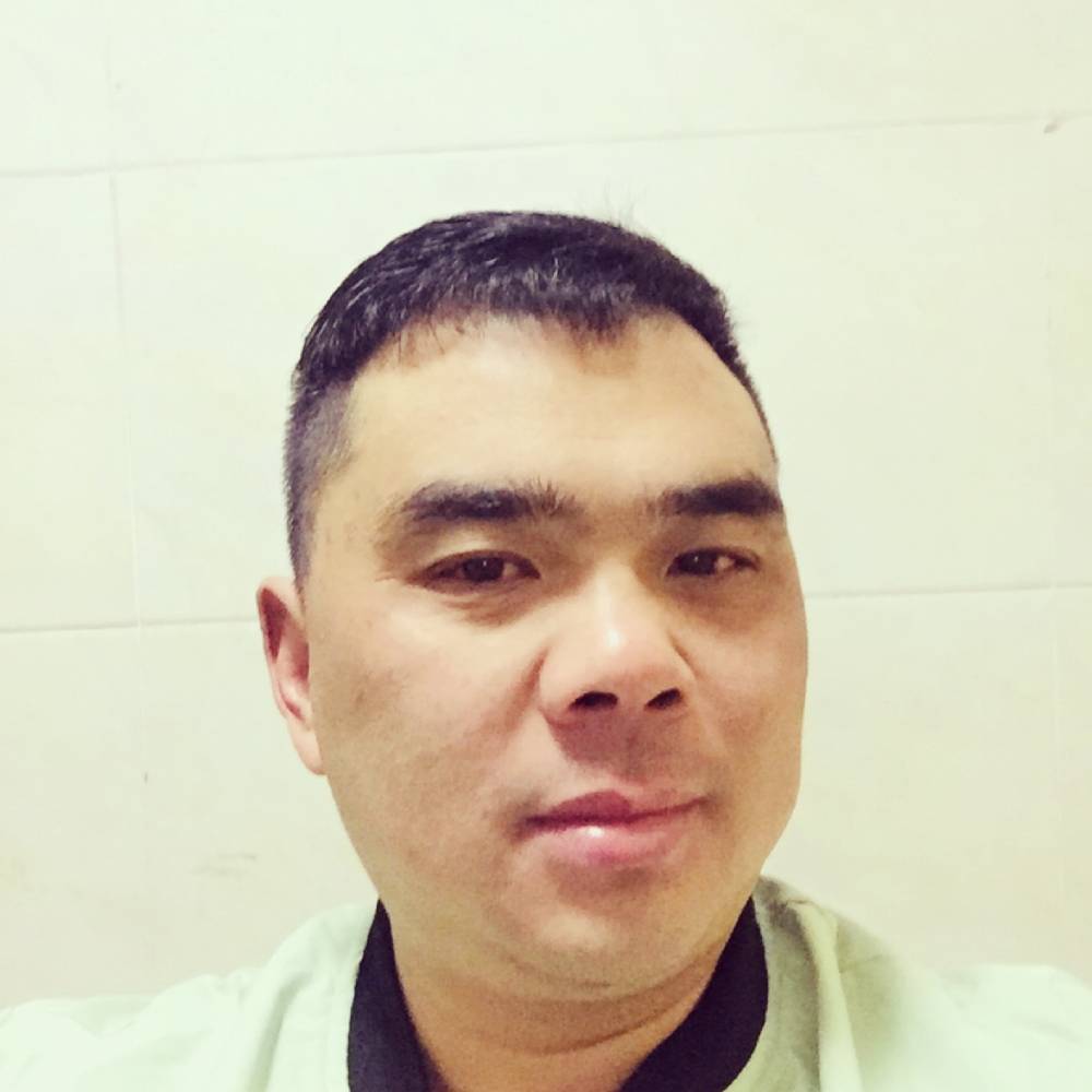 翅膀魁梧的照片