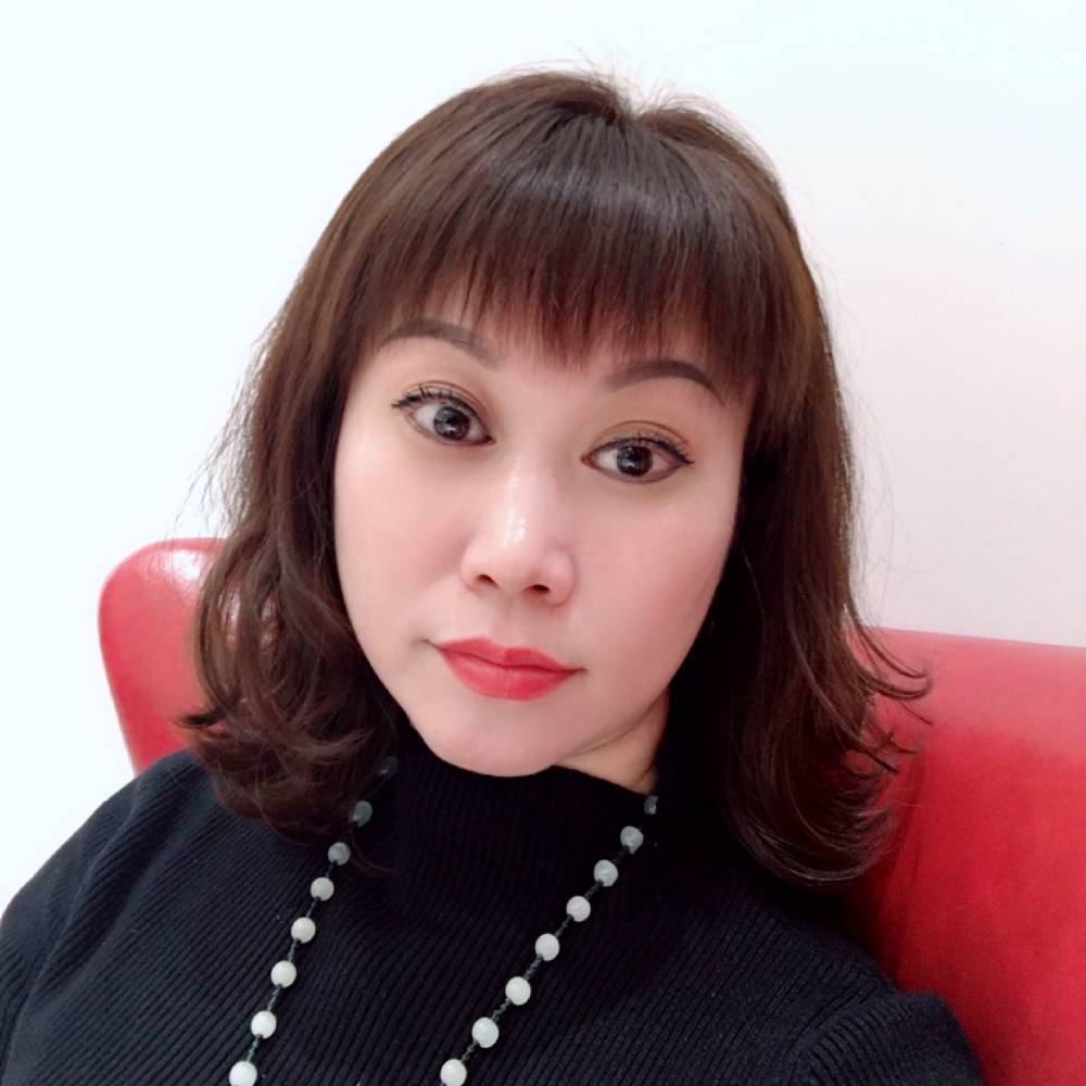 小鸽子拿甜甜的照片