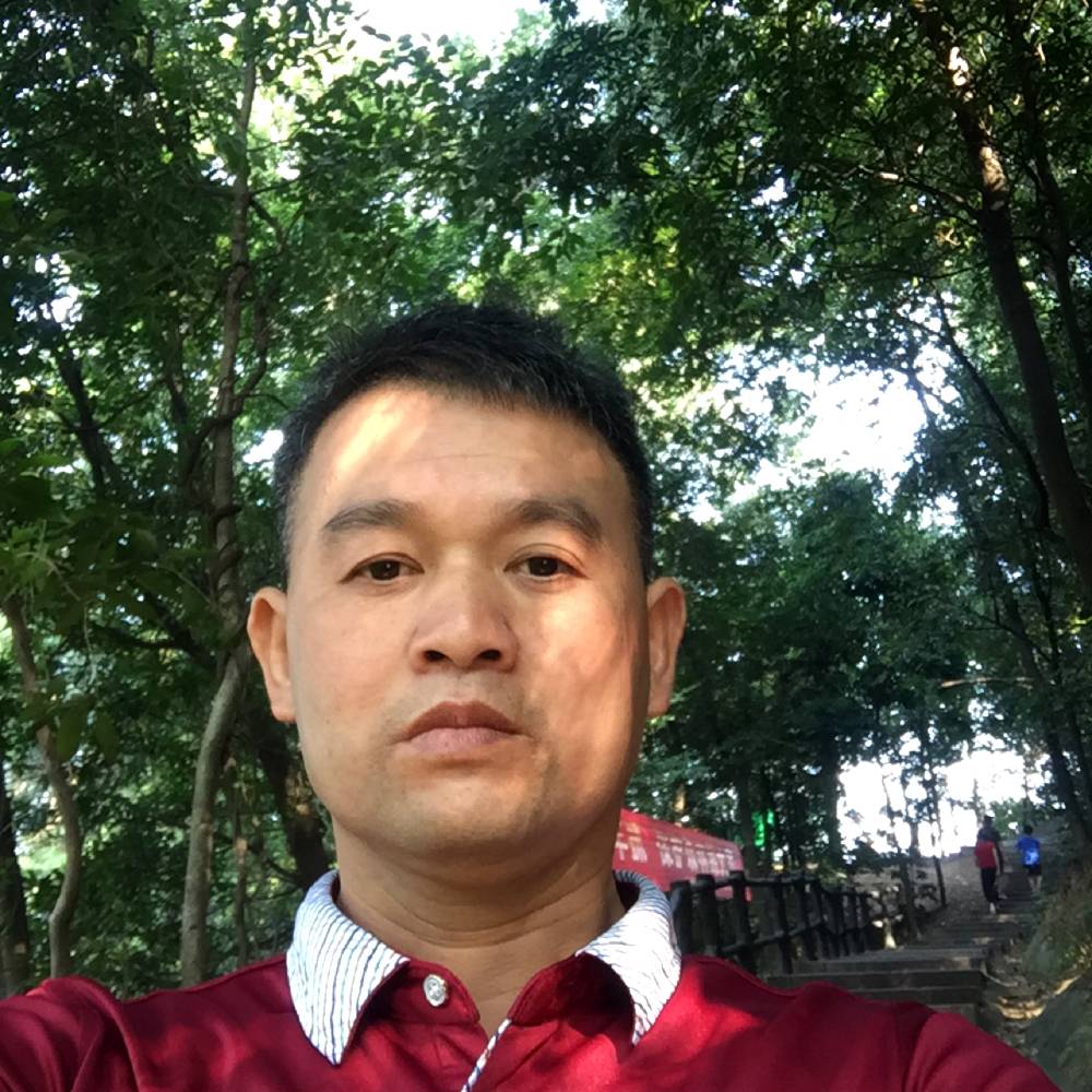 白云苦恋激动的照片