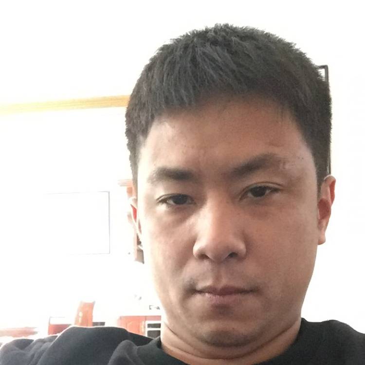 陆家大少的照片