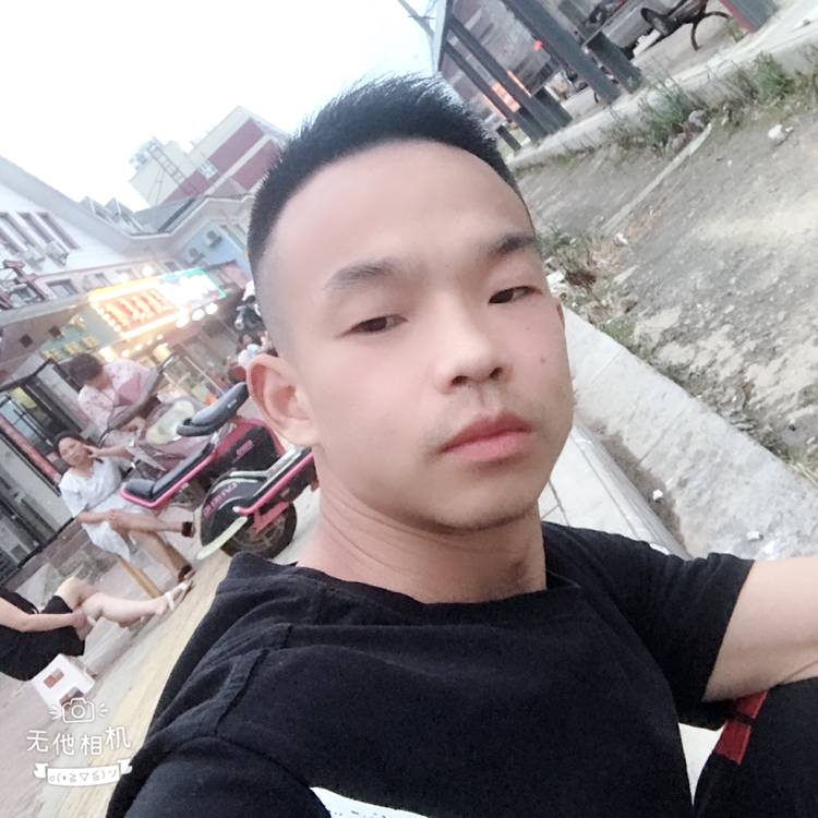 荷花蹙眉缥缈的照片