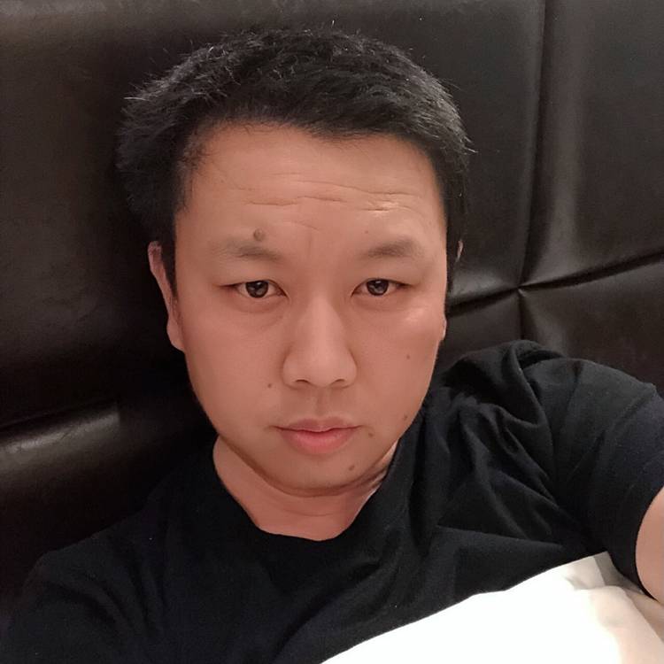 风随舞动的照片