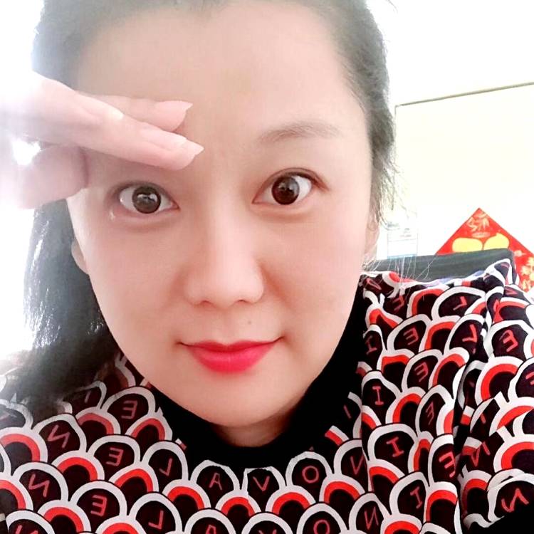 小懒虫等待愉快的照片